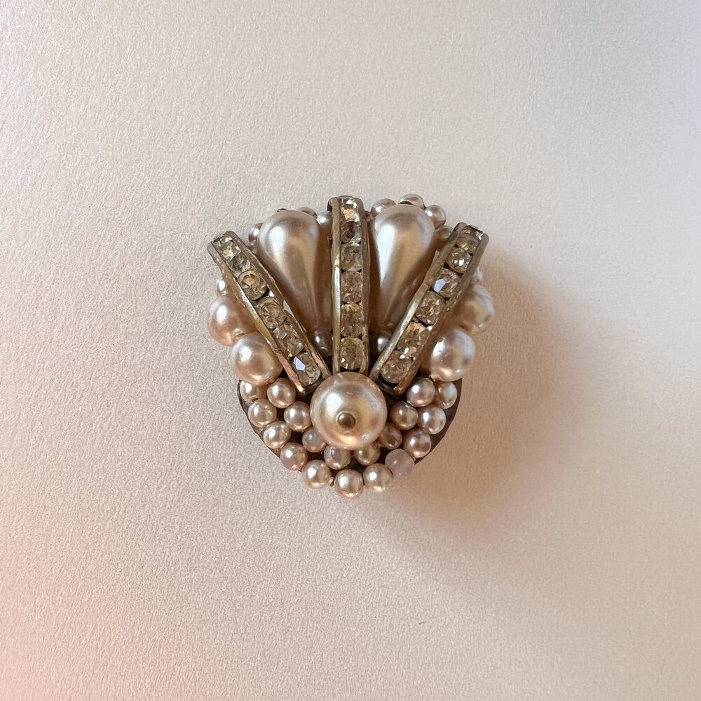 Vintage 50s Fan-Shaped Gold Brooch w/ Teardrop & Round Pearls & Gold Rhinestones